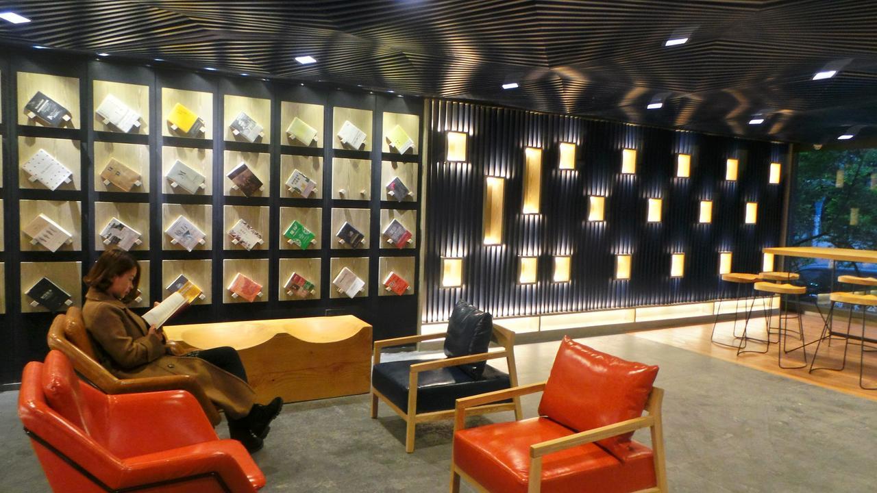 Lifu Hotel Wankel Jiang Tai Road Metro Station Branch Kanton Exterior foto
