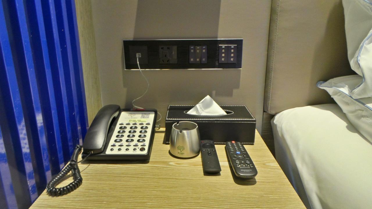Lifu Hotel Wankel Jiang Tai Road Metro Station Branch Kanton Exterior foto
