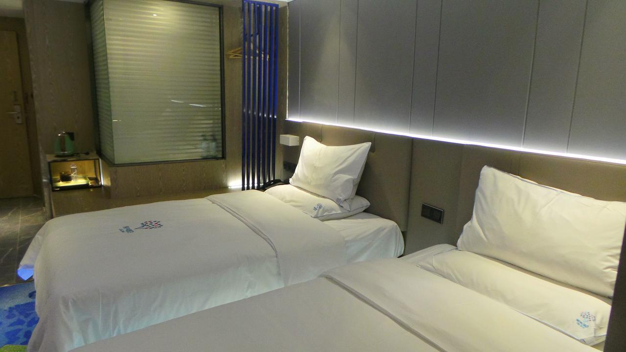 Lifu Hotel Wankel Jiang Tai Road Metro Station Branch Kanton Exterior foto